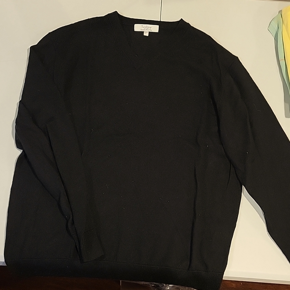 Large Turnbury black sweater